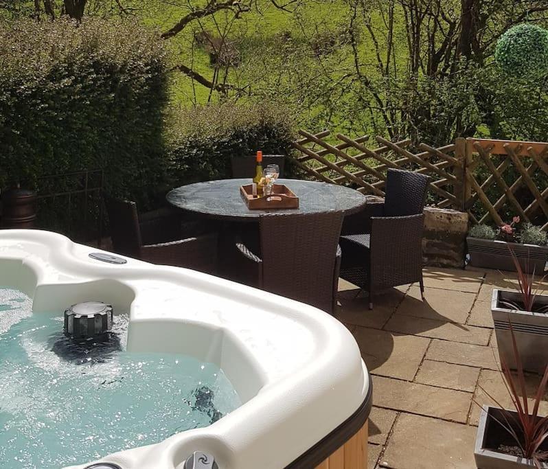 River Cottage Brecon: Hot Tub, Fire, Balcony, Wifi Екстериор снимка